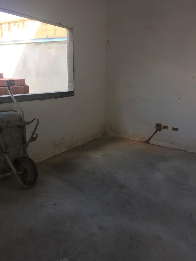 Casa à venda com 2 quartos, 80m² - Foto 1