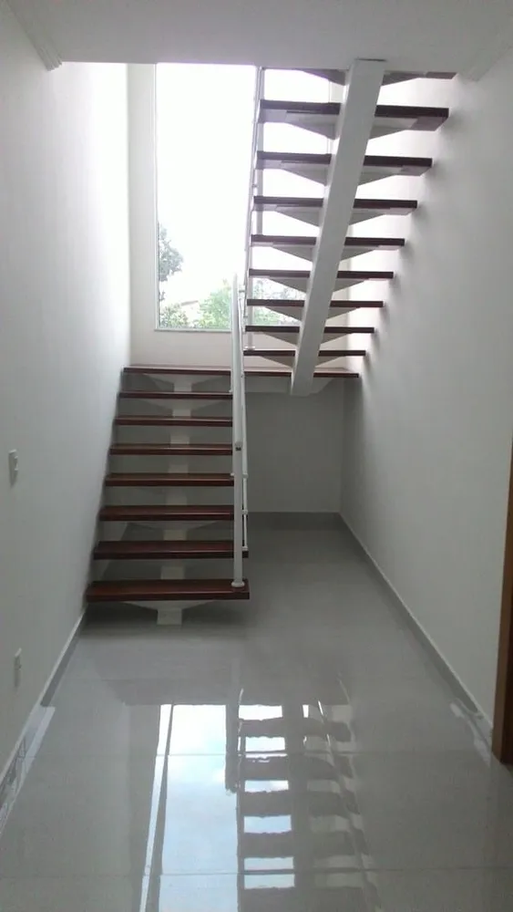 Sobrado, 3 quartos, 340 m² - Foto 2