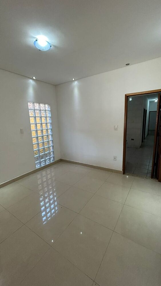 Casa à venda com 2 quartos, 125m² - Foto 3