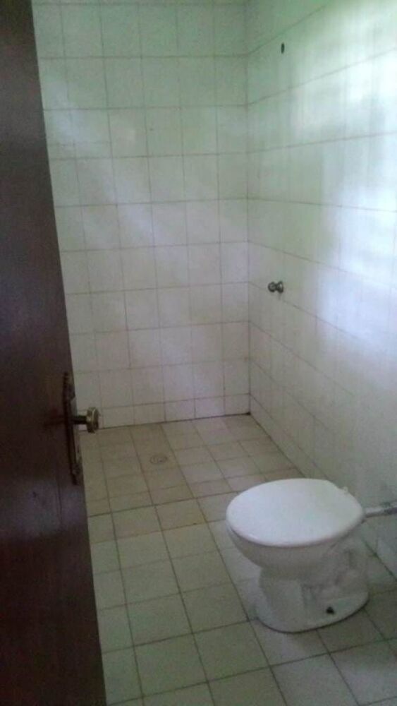 Casa à venda com 5 quartos, 305m² - Foto 2