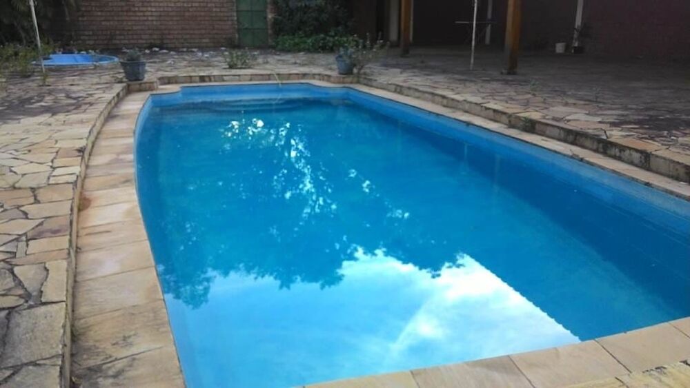 Casa à venda com 5 quartos, 305m² - Foto 1