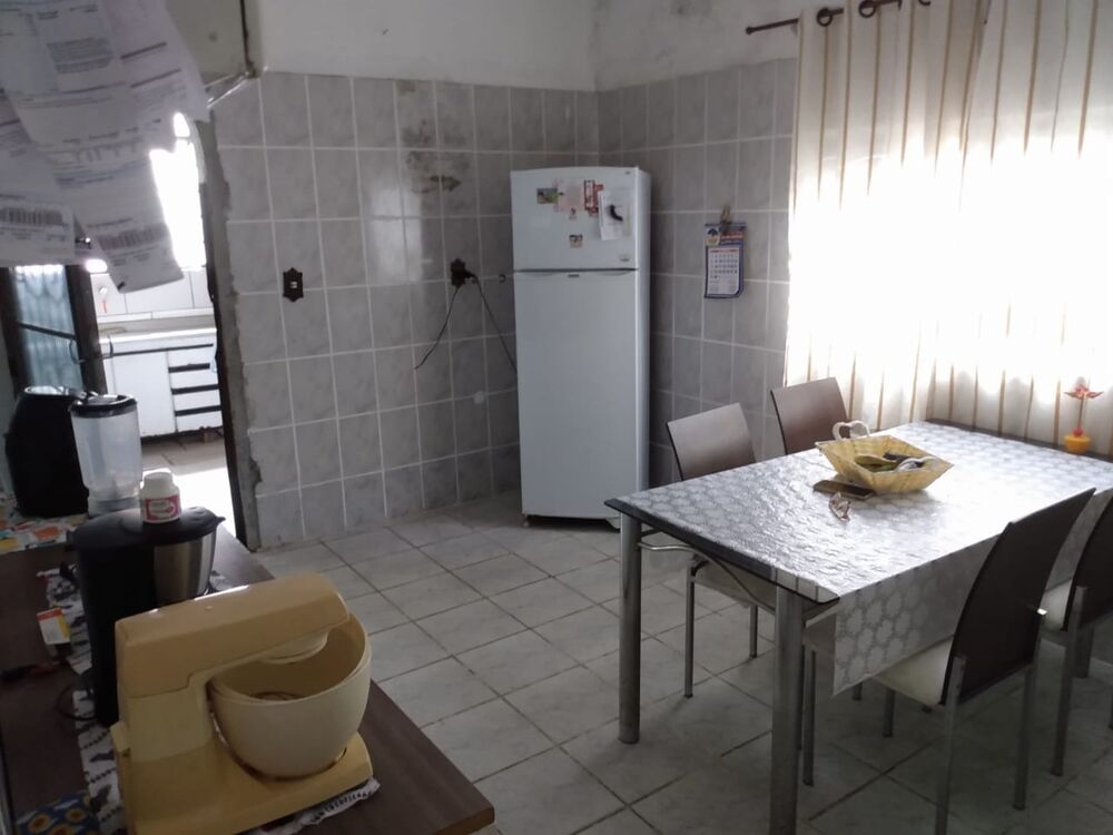 Casa à venda com 2 quartos, 65m² - Foto 3