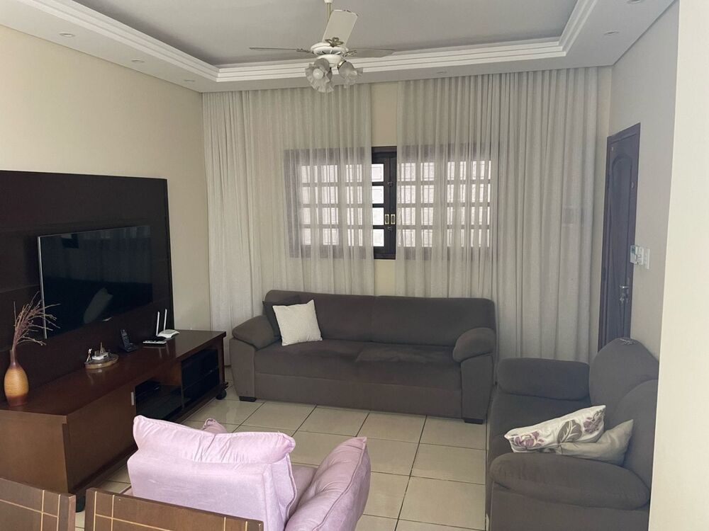 Casa, 3 quartos, 190 m² - Foto 1