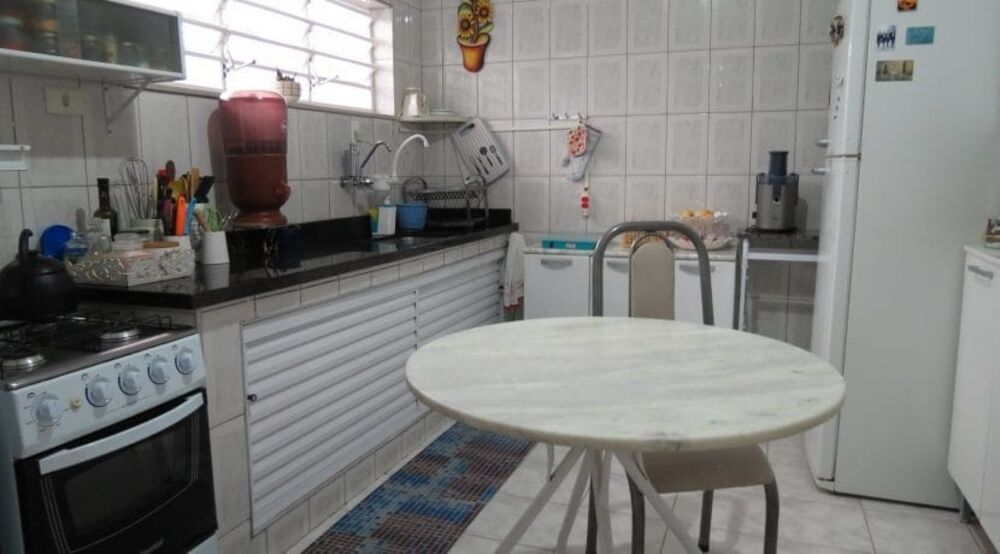 Casa para alugar com 3 quartos, 229m² - Foto 2