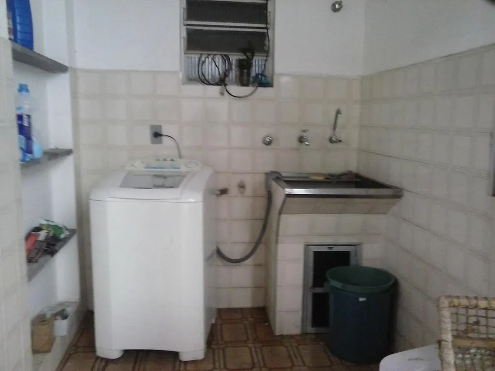 Casa, 6 quartos, 237 m² - Foto 2