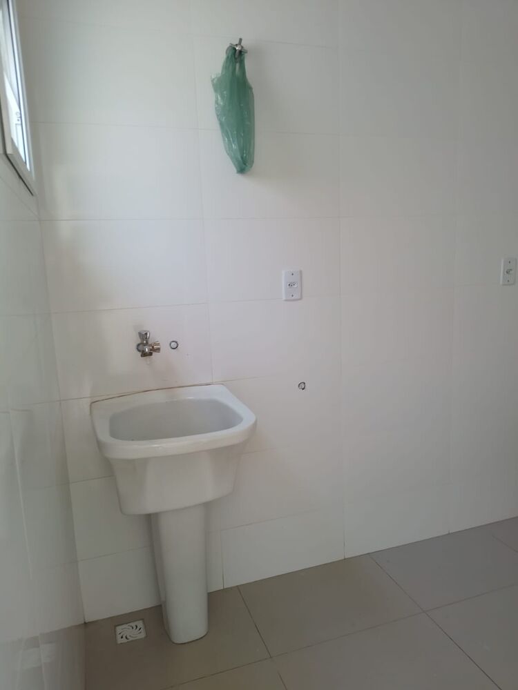 Casa de Condomínio para alugar com 3 quartos, 133m² - Foto 3