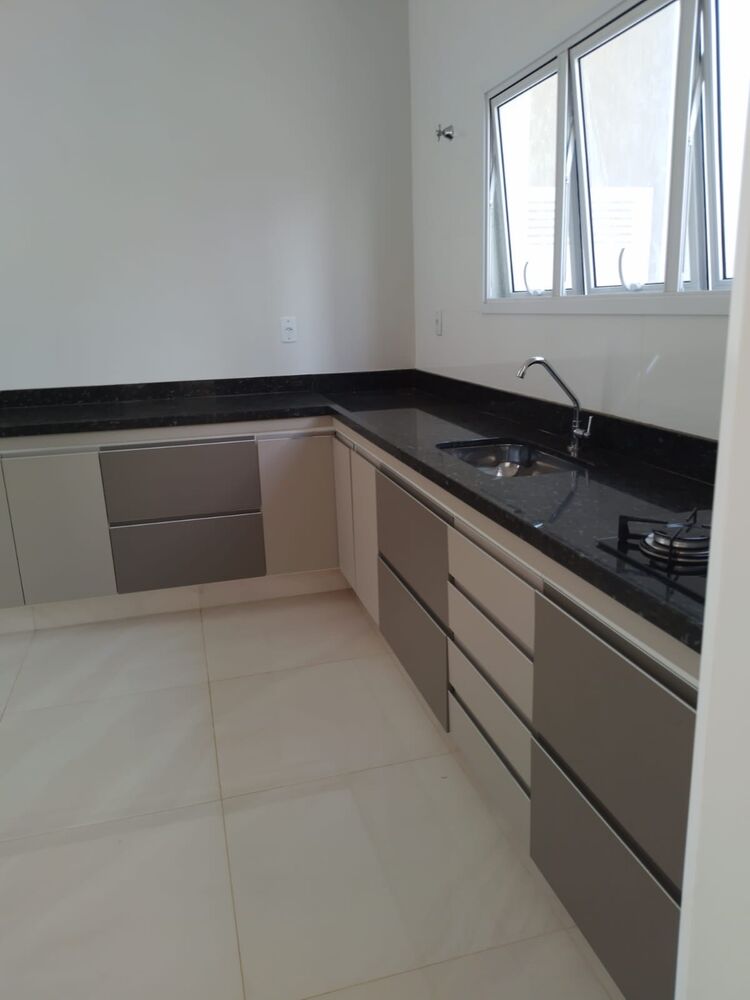 Casa de Condomínio para alugar com 3 quartos, 133m² - Foto 4