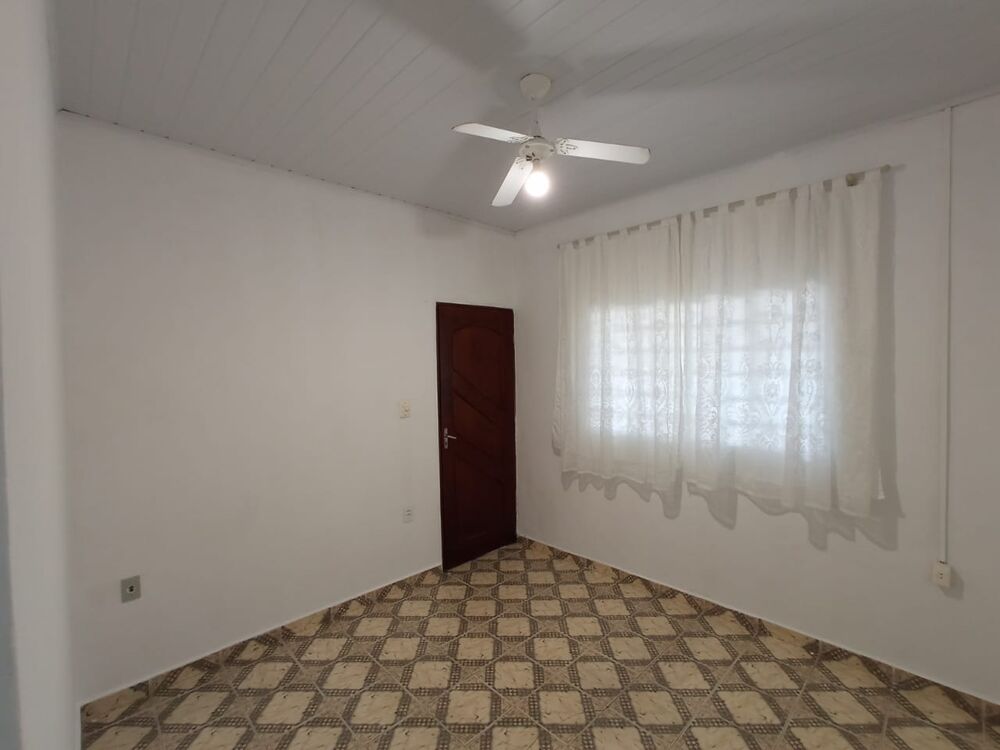 Casa à venda com 2 quartos, 112m² - Foto 1