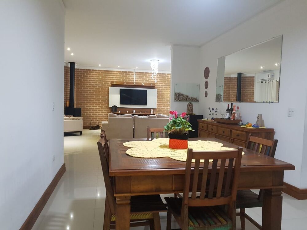 Casa de Condomínio à venda com 3 quartos, 650m² - Foto 2