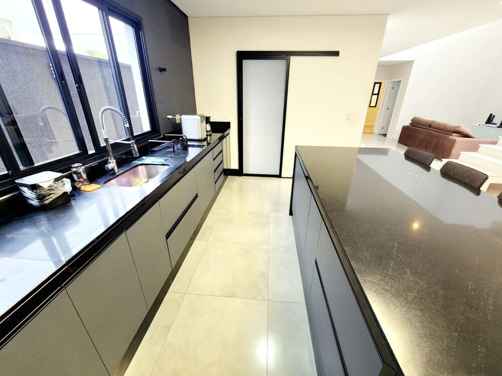 Sobrado, 4 quartos, 320 m² - Foto 1