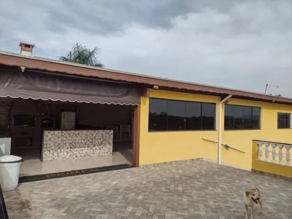 Chácara à venda com 4 quartos, 460m² - Foto 1