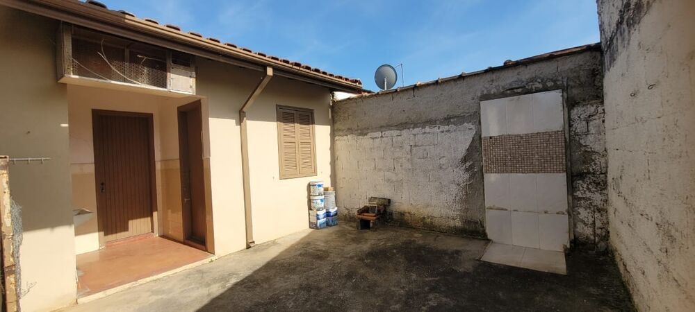 Casa à venda com 2 quartos, 146m² - Foto 1