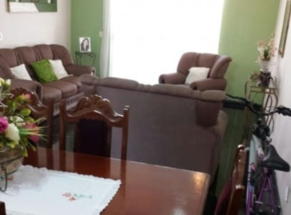 Casa à venda com 4 quartos, 211m² - Foto 1