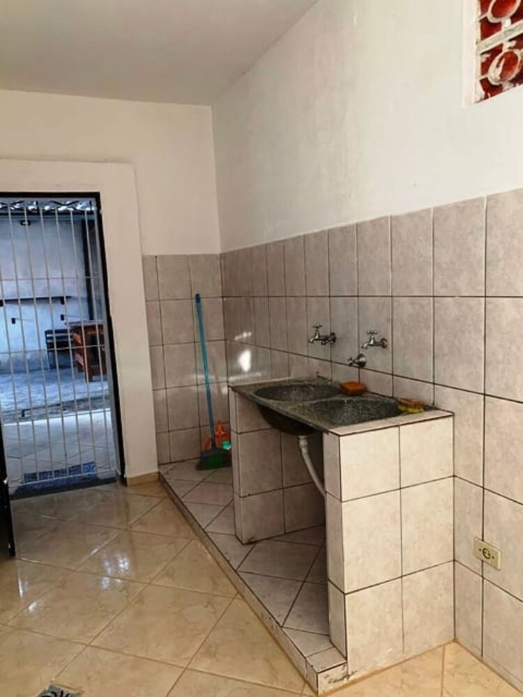 Casa à venda com 2 quartos, 101m² - Foto 4