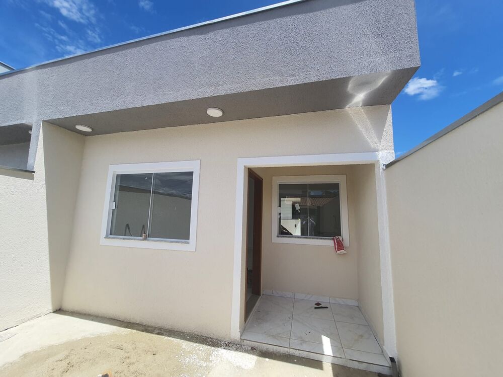 Casa à venda com 2 quartos, 66m² - Foto 1