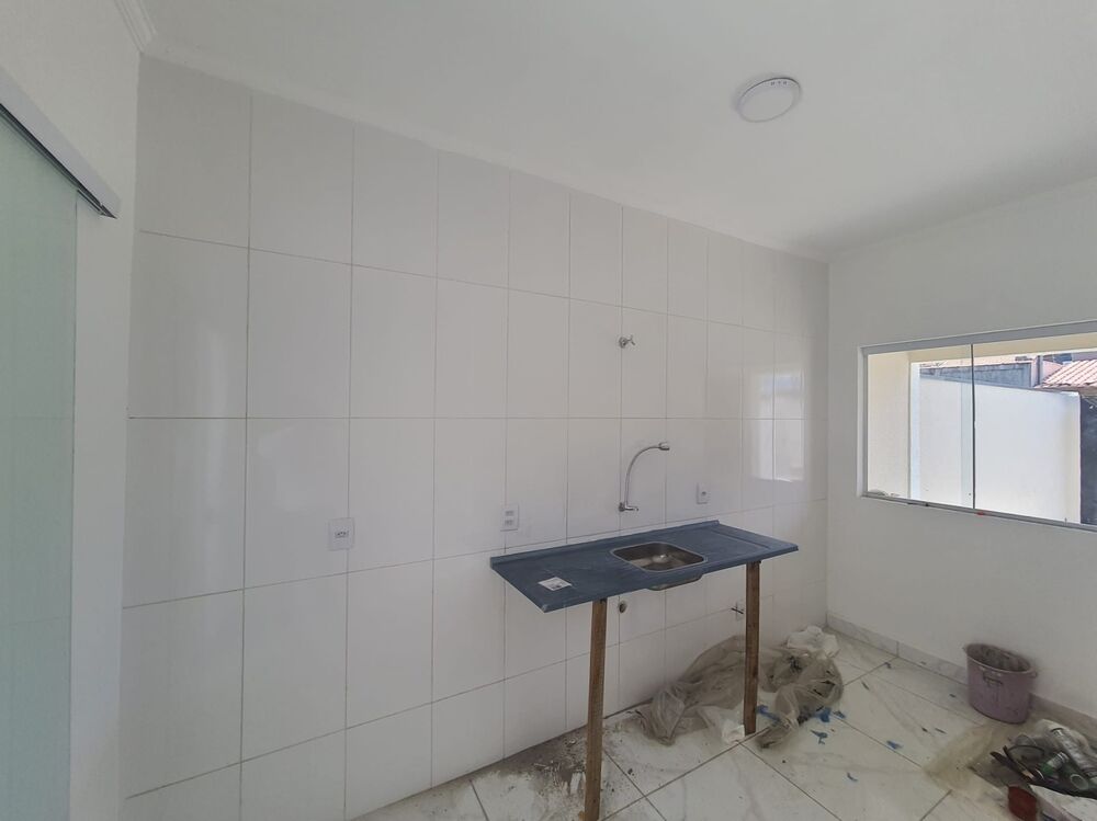 Casa à venda com 2 quartos, 66m² - Foto 3