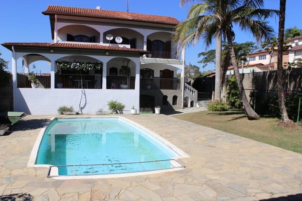 Sobrado à venda com 4 quartos, 480m² - Foto 1