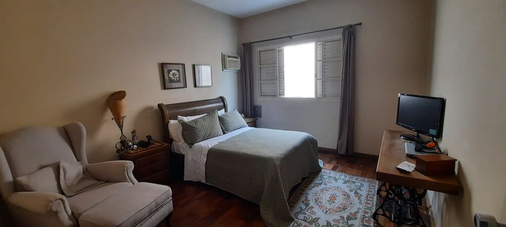 Casa à venda com 4 quartos, 229m² - Foto 2