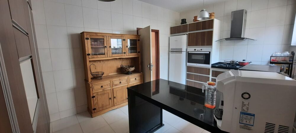 Casa à venda com 4 quartos, 229m² - Foto 6