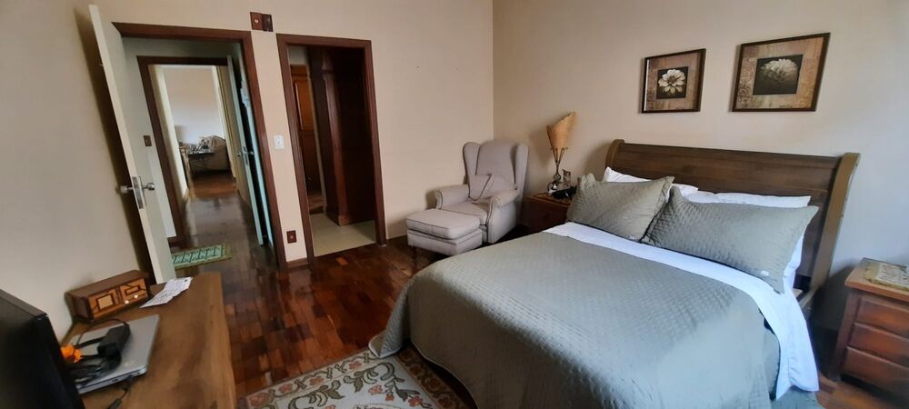 Casa à venda com 4 quartos, 229m² - Foto 3