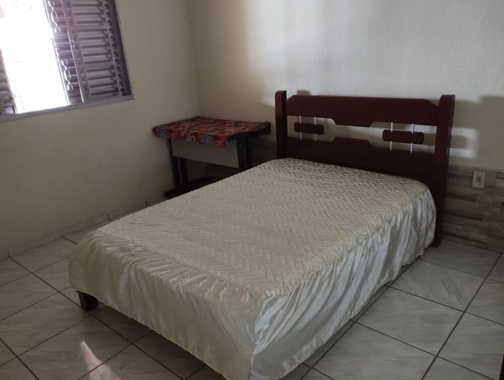 Casa, 5 quartos, 235 m² - Foto 1