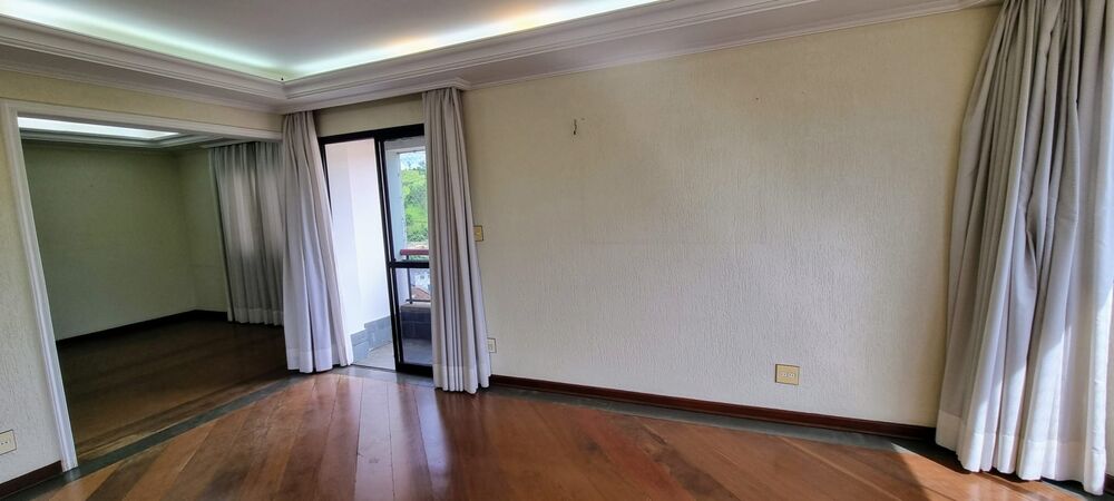 Apartamento à venda com 4 quartos, 225m² - Foto 1