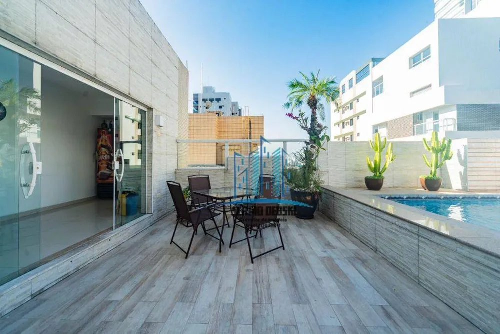 Cobertura, 3 quartos, 195 m² - Foto 2