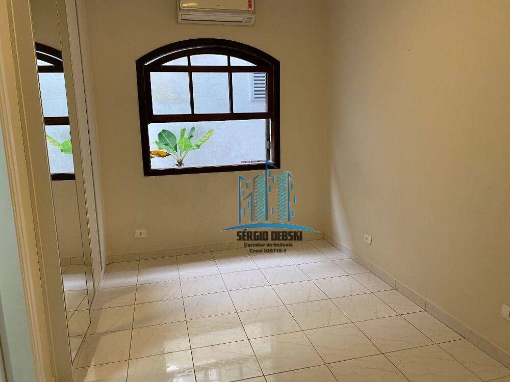 Casa para alugar com 4 quartos, 220m² - Foto 10