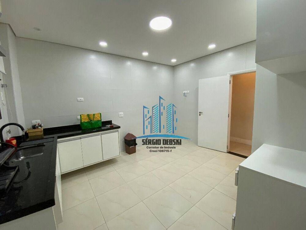 Casa para alugar com 4 quartos, 220m² - Foto 12