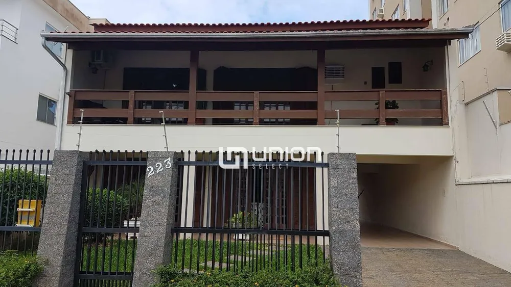 Casa, 4 quartos, 280 m² - Foto 1