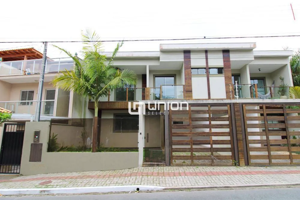 Sobrado, 3 quartos, 214 m² - Foto 1