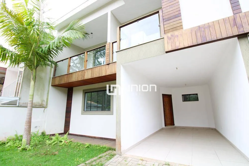 Sobrado, 3 quartos, 214 m² - Foto 2