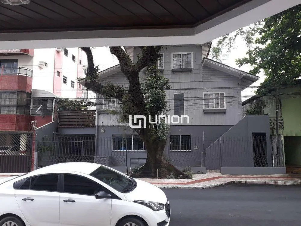 Casa, 10 quartos, 278 m² - Foto 1
