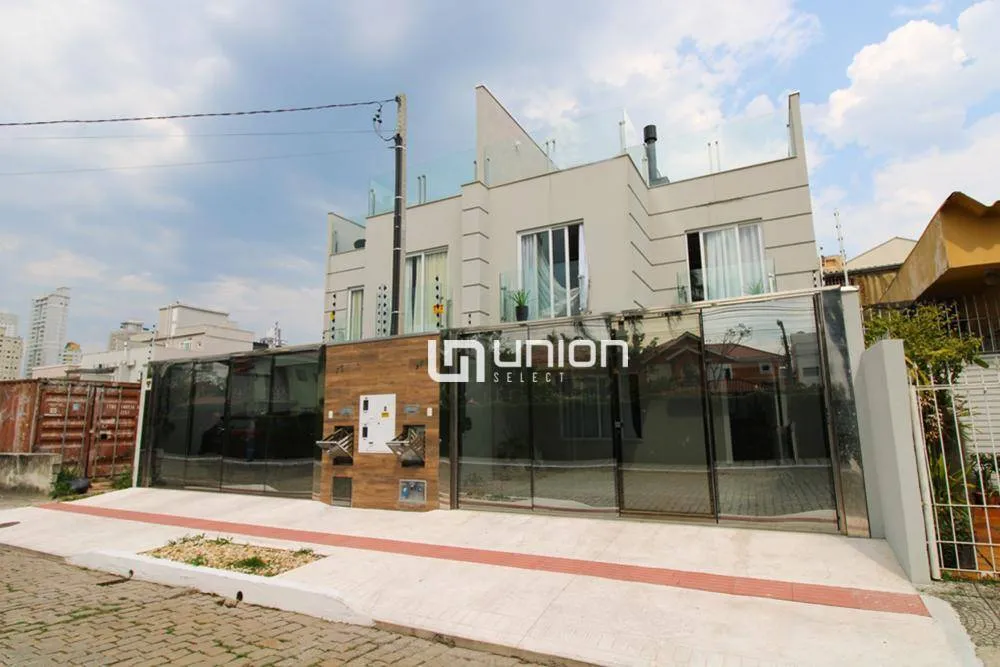 Sobrado, 3 quartos, 215 m² - Foto 1