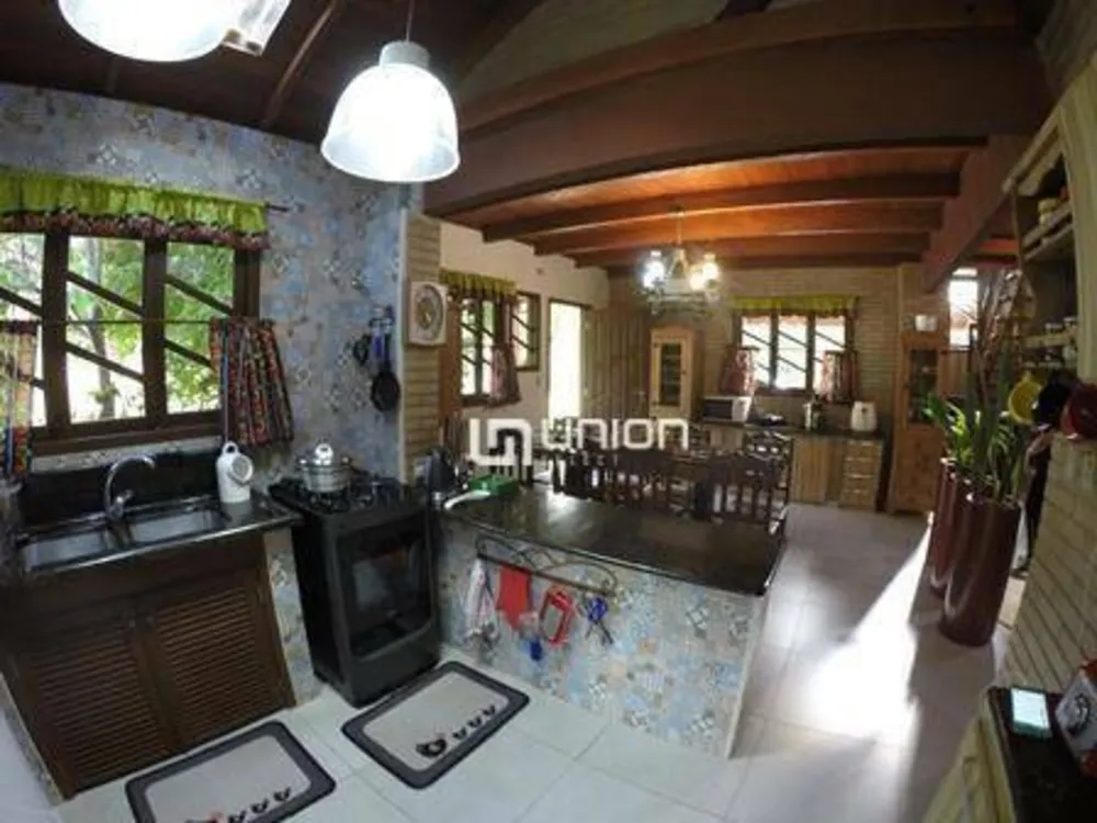 Casa, 3 quartos, 229 m² - Foto 2