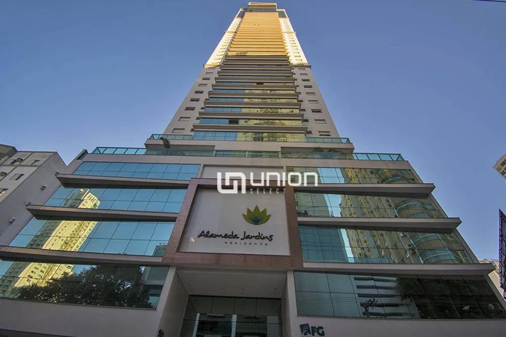 Apartamento, 3 quartos, 229 m² - Foto 1