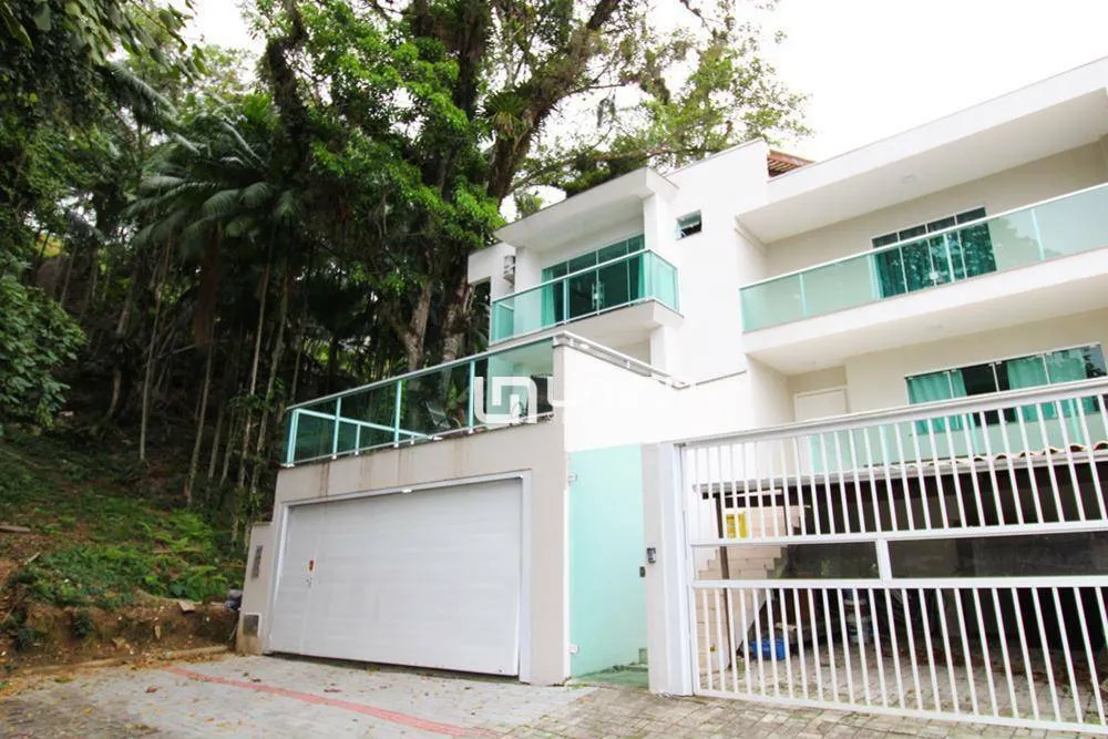 Sobrado, 3 quartos, 240 m² - Foto 1