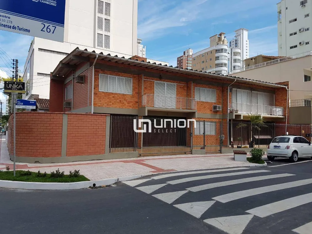 Casa, 6 quartos, 344 m² - Foto 1
