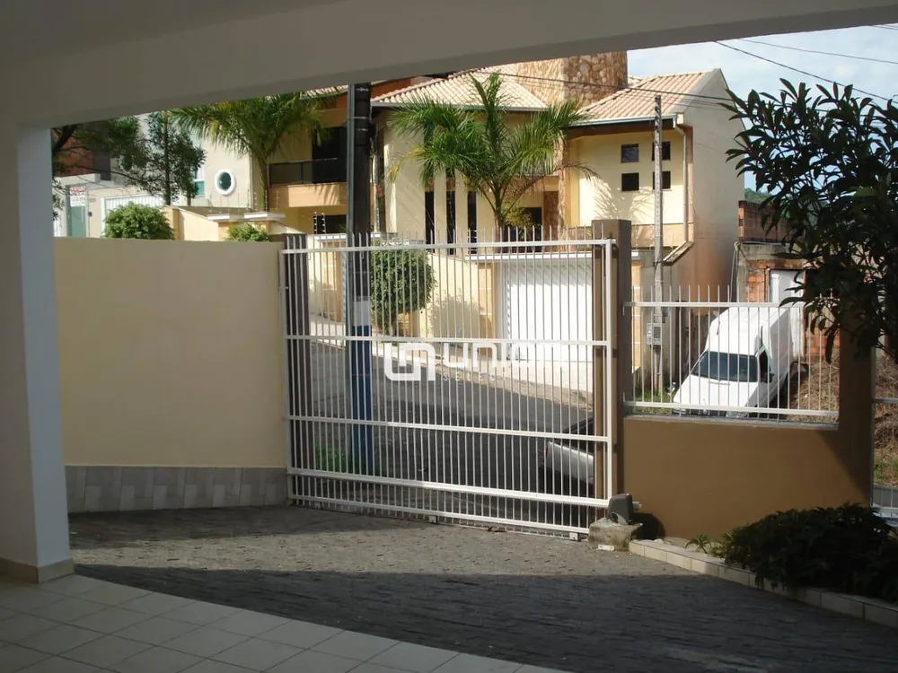 Casa, 3 quartos, 250 m² - Foto 3