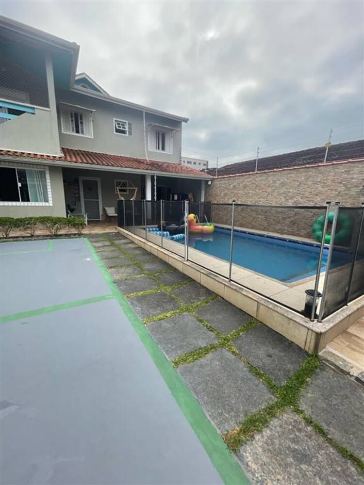 Casa, 3 quartos, 211 m² - Foto 1