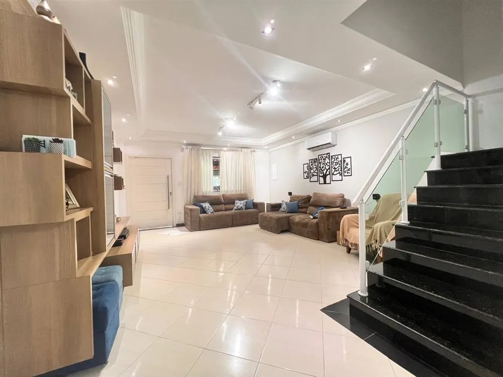 Casa, 3 quartos, 121 m² - Foto 2