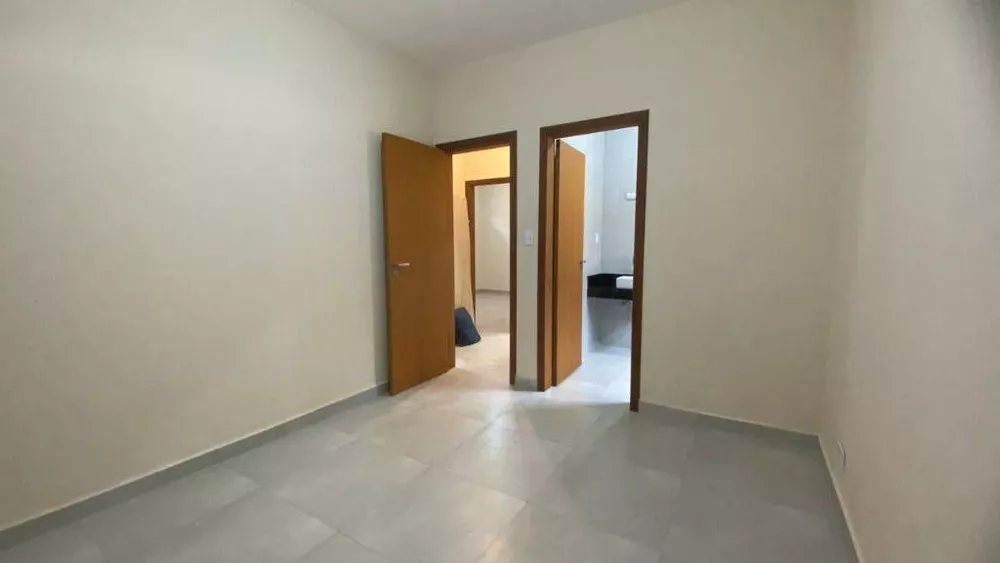 Casa à venda com 3 quartos, 78m² - Foto 4