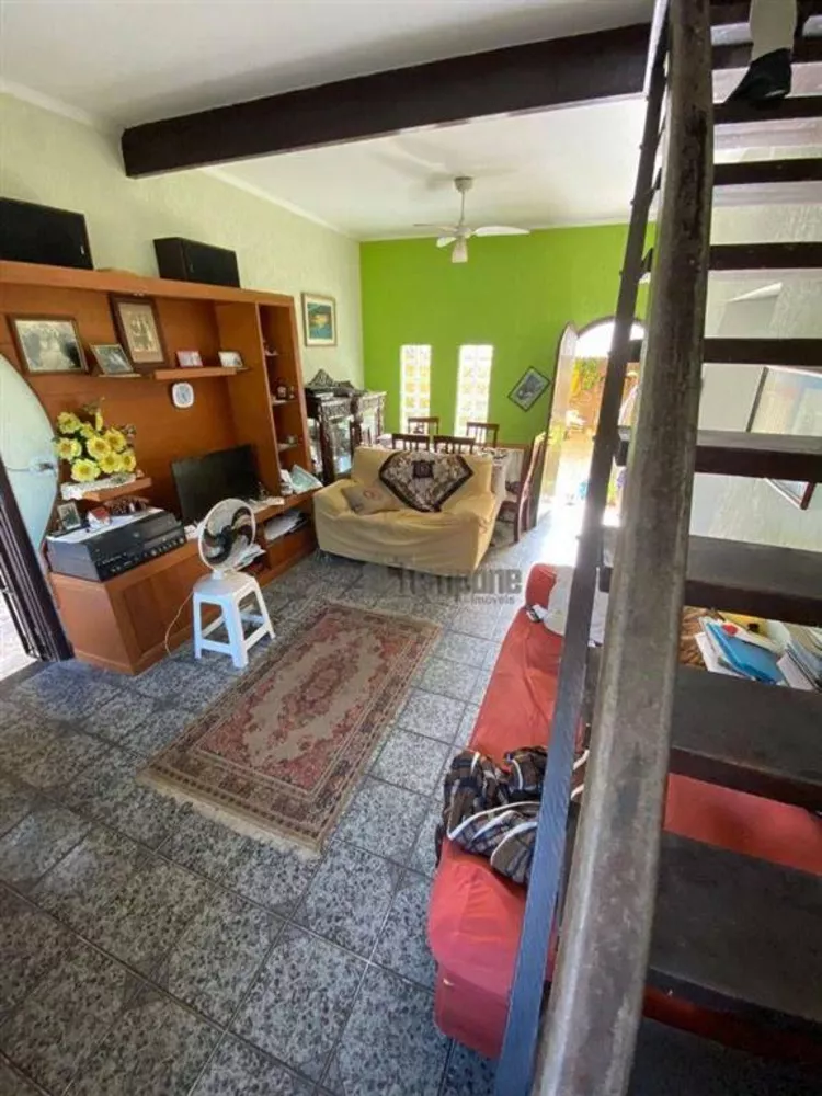 Casa, 3 quartos, 196 m² - Foto 2