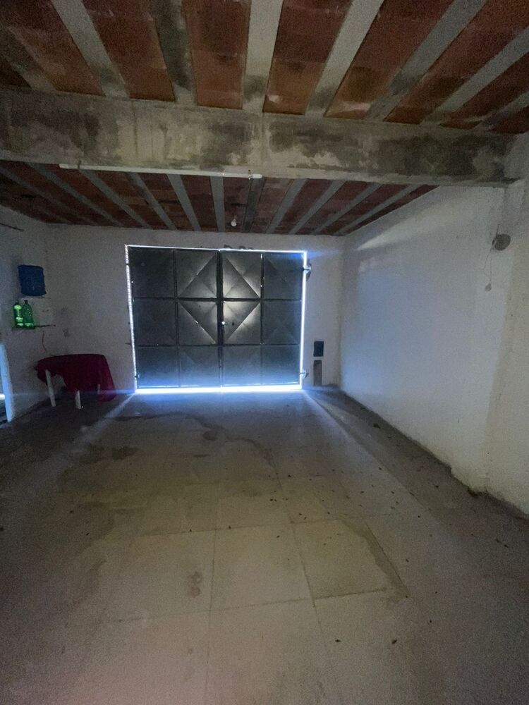 Casa à venda com 3 quartos, 350m2 - Foto 1