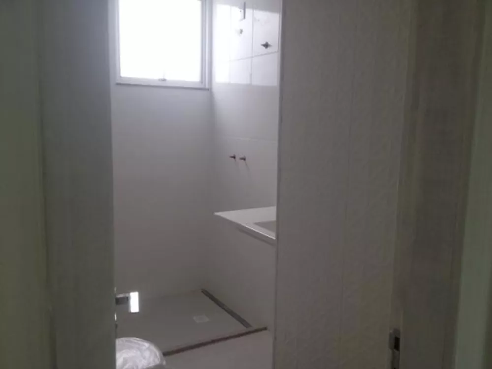 Apartamento à venda com 3 quartos, 130m² - Foto 3