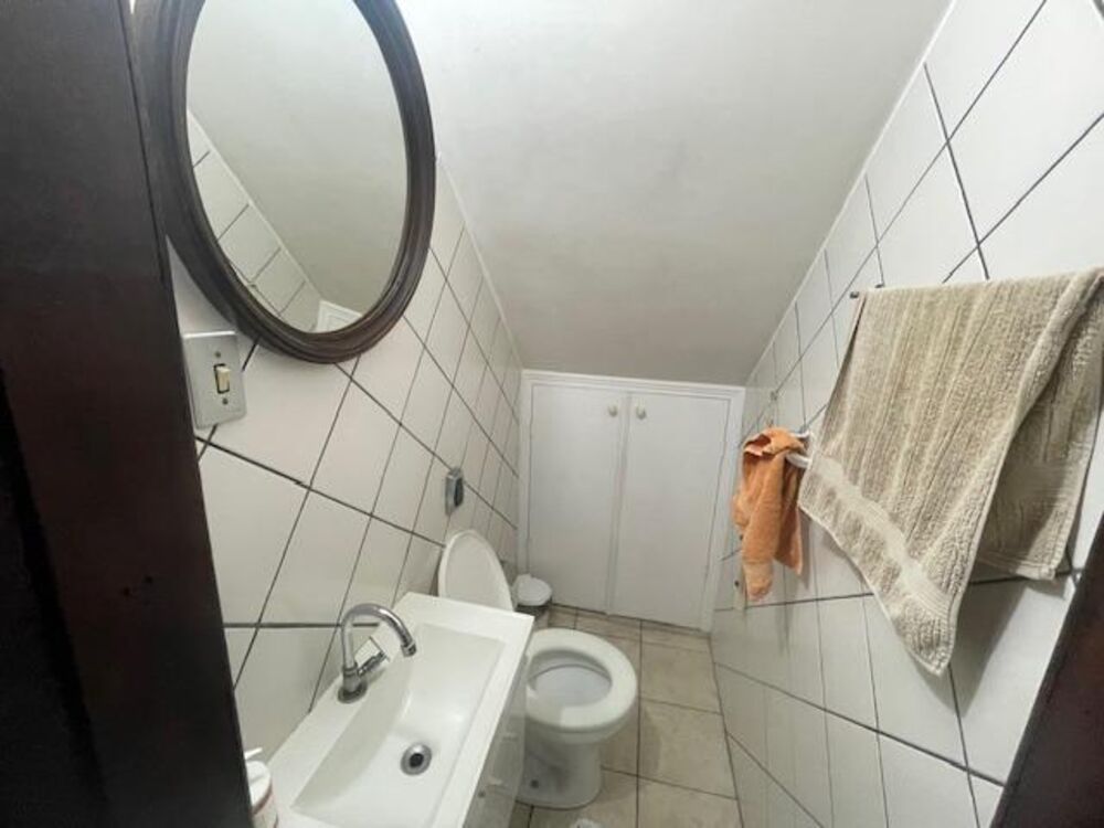 Casa à venda com 4 quartos, 210m² - Foto 3
