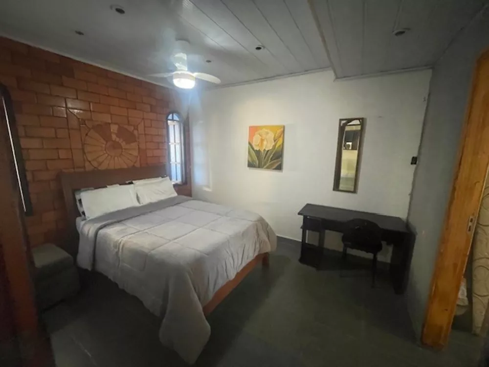 Casa, 5 quartos, 256 m² - Foto 1
