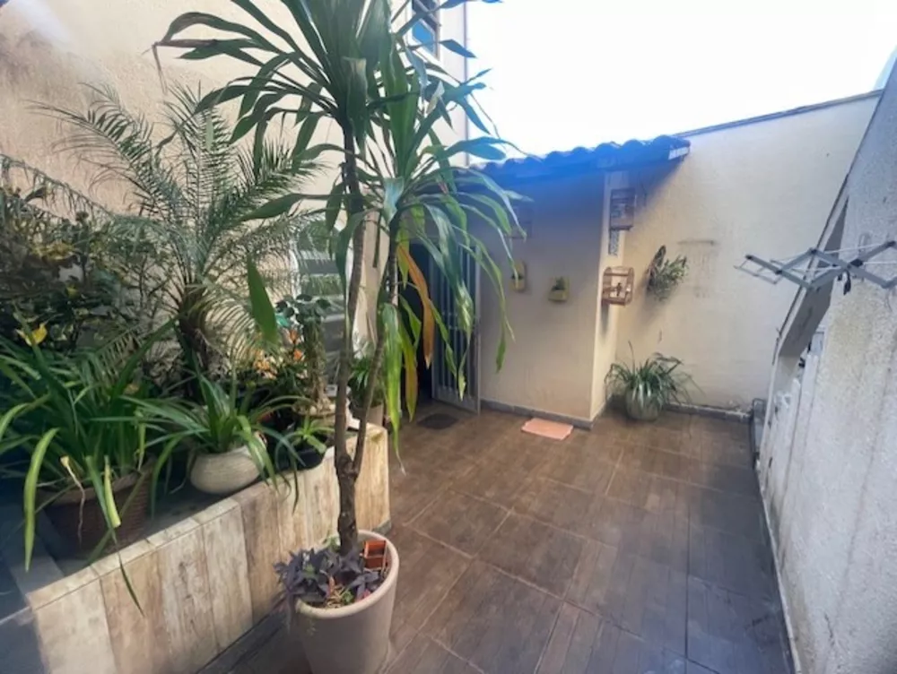 Casa, 5 quartos, 256 m² - Foto 3