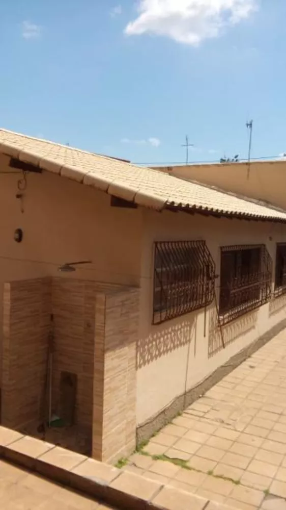 Casa, 4 quartos, 188 m² - Foto 2