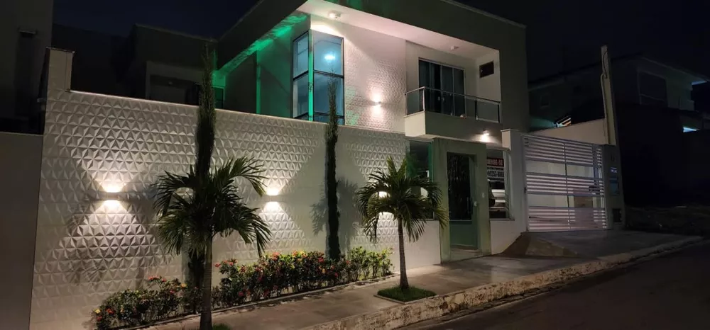 Casa, 3 quartos, 224 m² - Foto 1